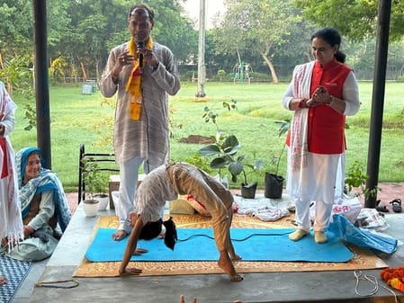 Free yoga for women, children and the elderly