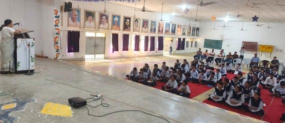 Union Education Minister encouraged the use of indigenous products