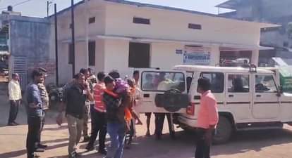 Sheopur News: A mound collapsed on women and children who had gone to collect soil for Diwali; one dead