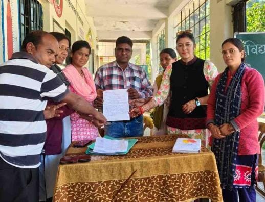 Demand for repair of Nayal Primary School roof