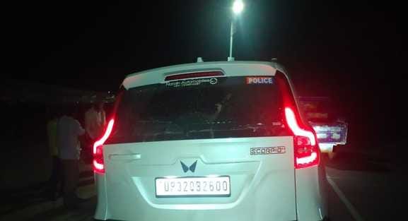 Police written Scorpio first hit an e-rickshaw and then a bike