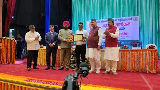 Progressive farmer Surendra receives farmer's honour