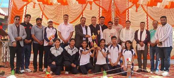 Pragya Vashisht and Piyush Patial were selected as the best athletes.