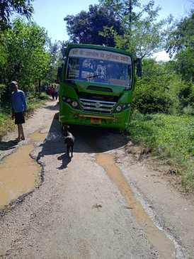 Potholes on the Jhanduta-Naharal road pose a risk of accidents.