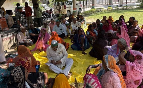 Siddharthnagar News: Bhakiyu organised a panchayat to resolve problems