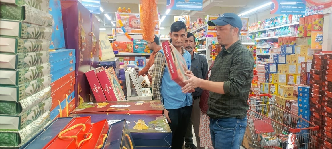 The Food Safety Department team inspected shops in Ghumarwin.