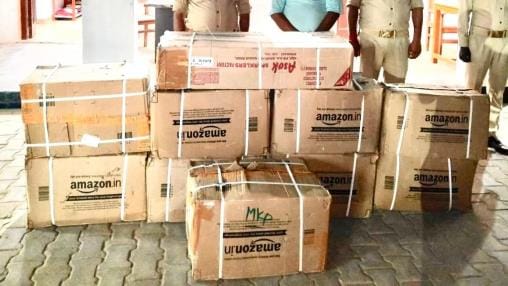Kanpur Police seized 200 quintals of firecrackers in Mishri Bazaar worth over 1 crore four accused absconding