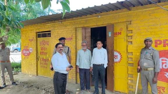 Shopkeeper arrested for selling firecrackers without license for four years