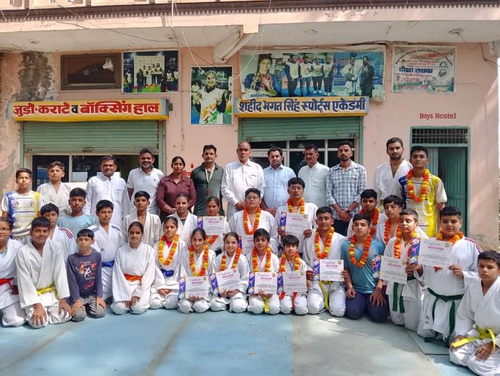Dadri's team second in under-14 and 17 karate competition