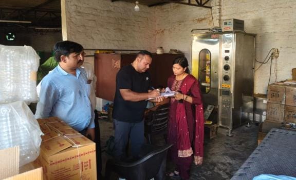 Adulterated ghee and oil recovered, 321 kg of food items seized, 14 samples also taken