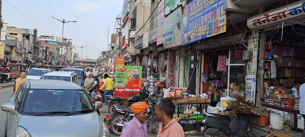Encroachment on Railway Road and Service Lane causes traffic jam