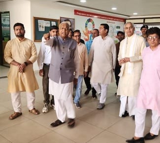 Governor Acharya Devvrat was felicitated at the Village Development Center.