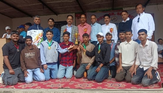 Kandabadi School won the overall title in the girl's category.
