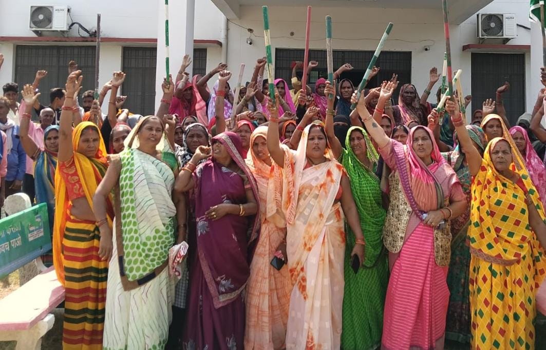 Angry women farmers protested