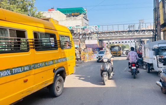 Despite the road being improved under the elevated bridge, e-buses are still operating.