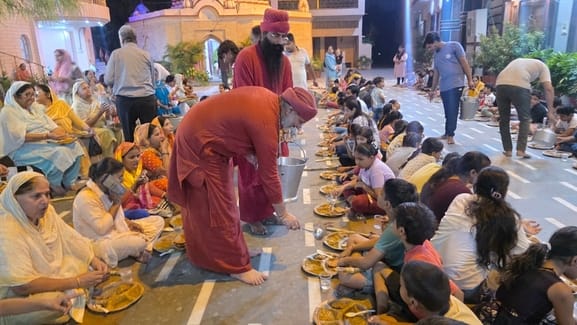 Mothers worshipped the Ahoi Devi form of Parvati.