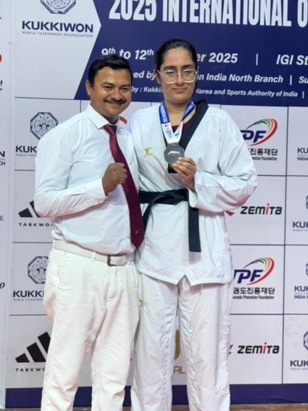Rishita Dang won silver medal in International Taekwondo Championship