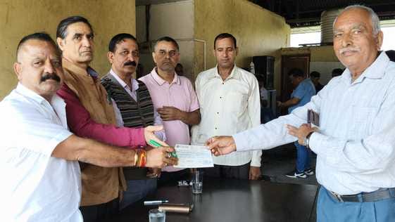 Diwali gifts distributed to transporters