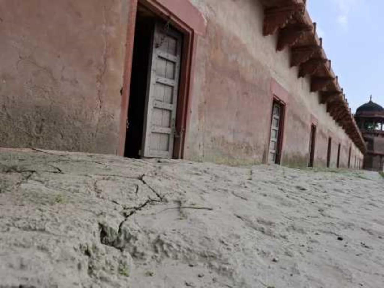 20 rooms of Baby Taj are filled with silt, doors are broken.