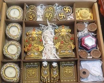 Lamps made of cow dung will spread the light of prosperity