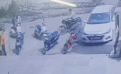 The thief fled with the bike in just one minute, the incident was captured on CCTV.