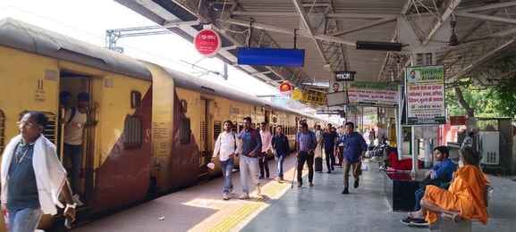 Non-stop trains were stopped in Orai, many arrived late