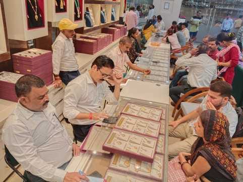 Pushya Nakshatra: The bullion market is bustling with activity, with people shopping