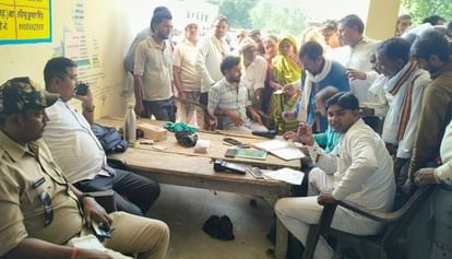 Unnao News: पुलिस की मौजूदगी में बांटी गई डीएपी unnao news