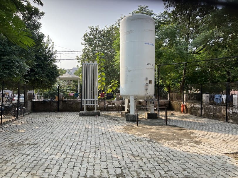 The oxygen tank, made five years ago, was used only three times.