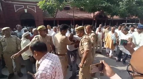Attempted self-immolation by sprinkling oil in front of DM office