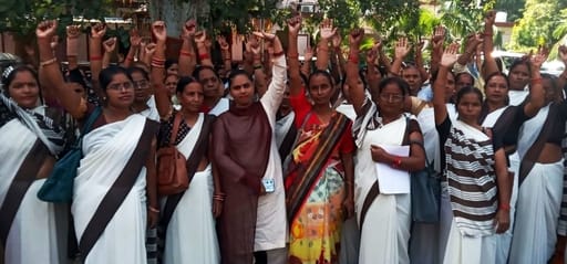 Asha workers stage protest to get their pending payments