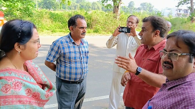 The team arrived to investigate the complaint regarding the college land.