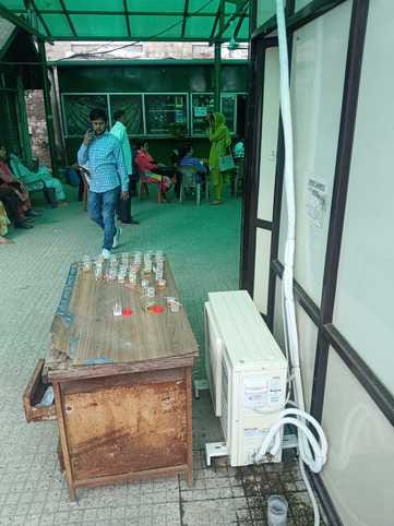 Urine samples in lidless containers at GMC, risk of inaccurate reports and infection