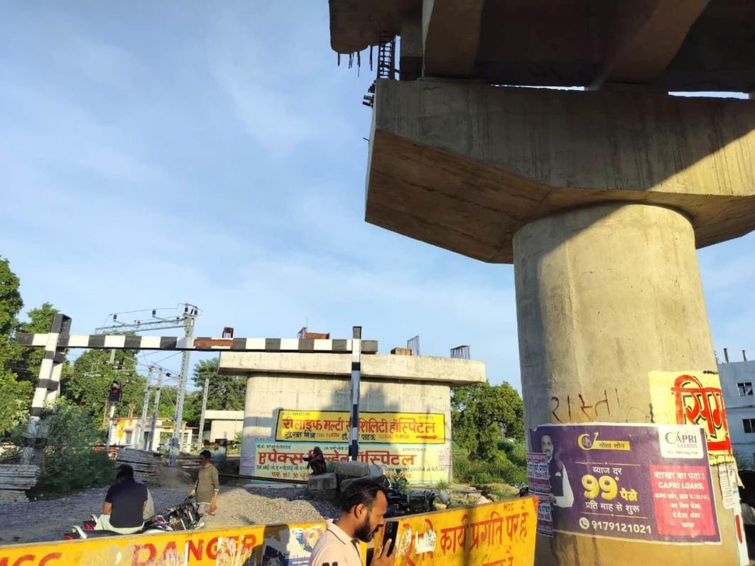 Vehicles will soon ply on the flyover located on the Gonda-Bahraich road.