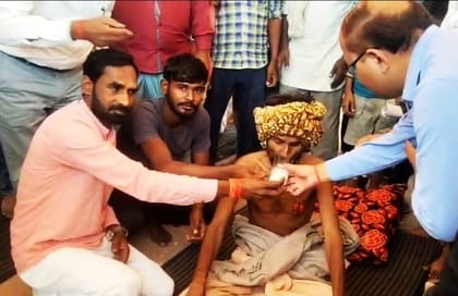 Baba Dharmendra was fed milk and his hunger strike was ended.