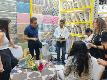 Merchants assessed the quality of products and decided on their rates.
