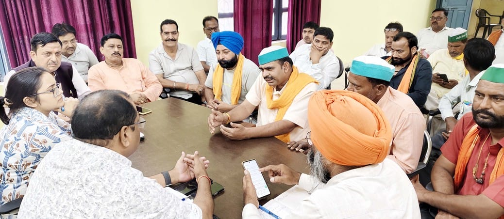 SDM could not get the solution, now the farmers will meet the DM.