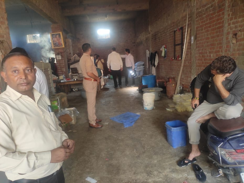 30 quintals of rasgulla and gulab jamun destroyed