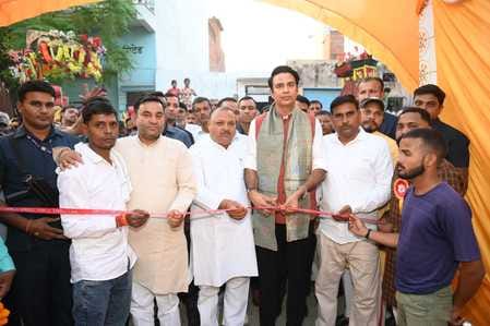 A procession was taken out on the occasion of Valmiki Jayanti.