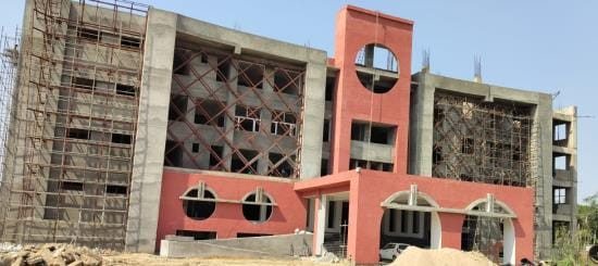 In the new administrative block of the small secretariat, there will be government offices from the basement up to four floors, and seven lifts will be installed.