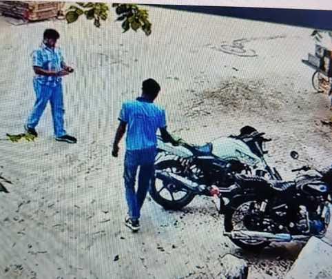 Two bikes set on fire in broad daylight, ransom of Rs 1 lakh demanded