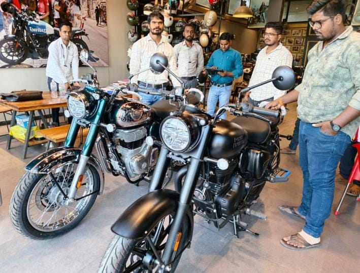 Automobile market booms on Diwali, reduced GST boosts customer enthusiasm