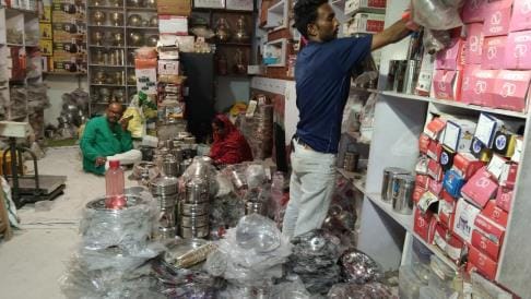 Dhanteras: Utensil markets are set up in the city