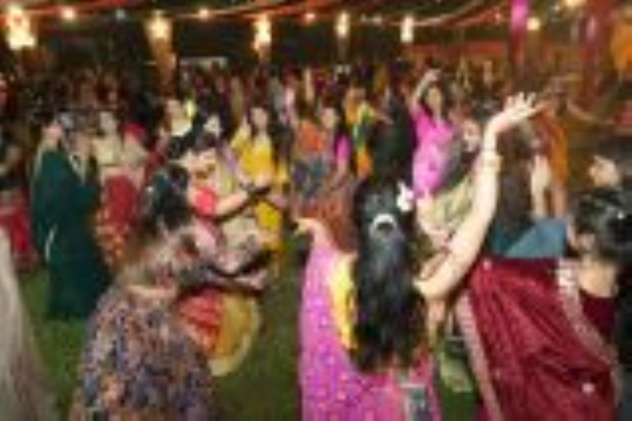 Girls danced with joy in Dandiya-Garba Night