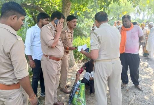 A woman was about to throw away a newborn baby in a bag; the baby was found dead.