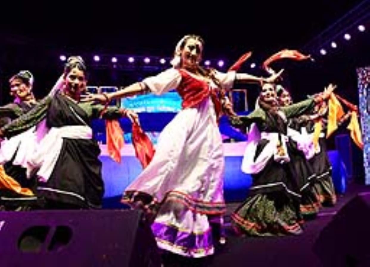 Myr Saiyya ji sir is the real hero of the village...people danced on it.
