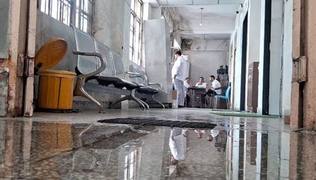 Water dripping in Jogindernagar hospital premises even without rain