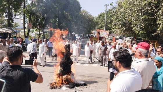 To get justice for ADGP, effigy of casteism burnt