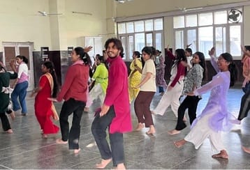 Girls participated enthusiastically in Ratnavali auditions.