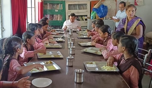 DM tasted food while sitting with Kasturba's children